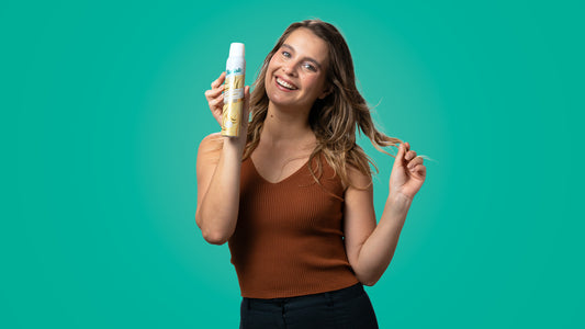 Como Escolher o Shampoo a Seco Certo para Cabelos Coloridos: Conheça a Linha Batiste Hinf Of Colour