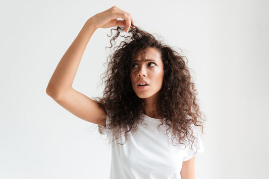 Cuidados com o Cabelo no Frio: Como a Água Quente Pode Danificar Seus Fios e Como Batiste Pode Ajudar